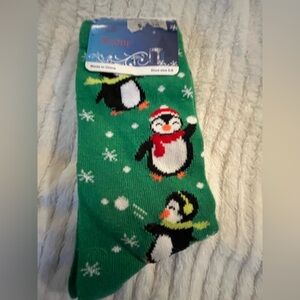 Green Penguin Pattern Socks Size 5-9